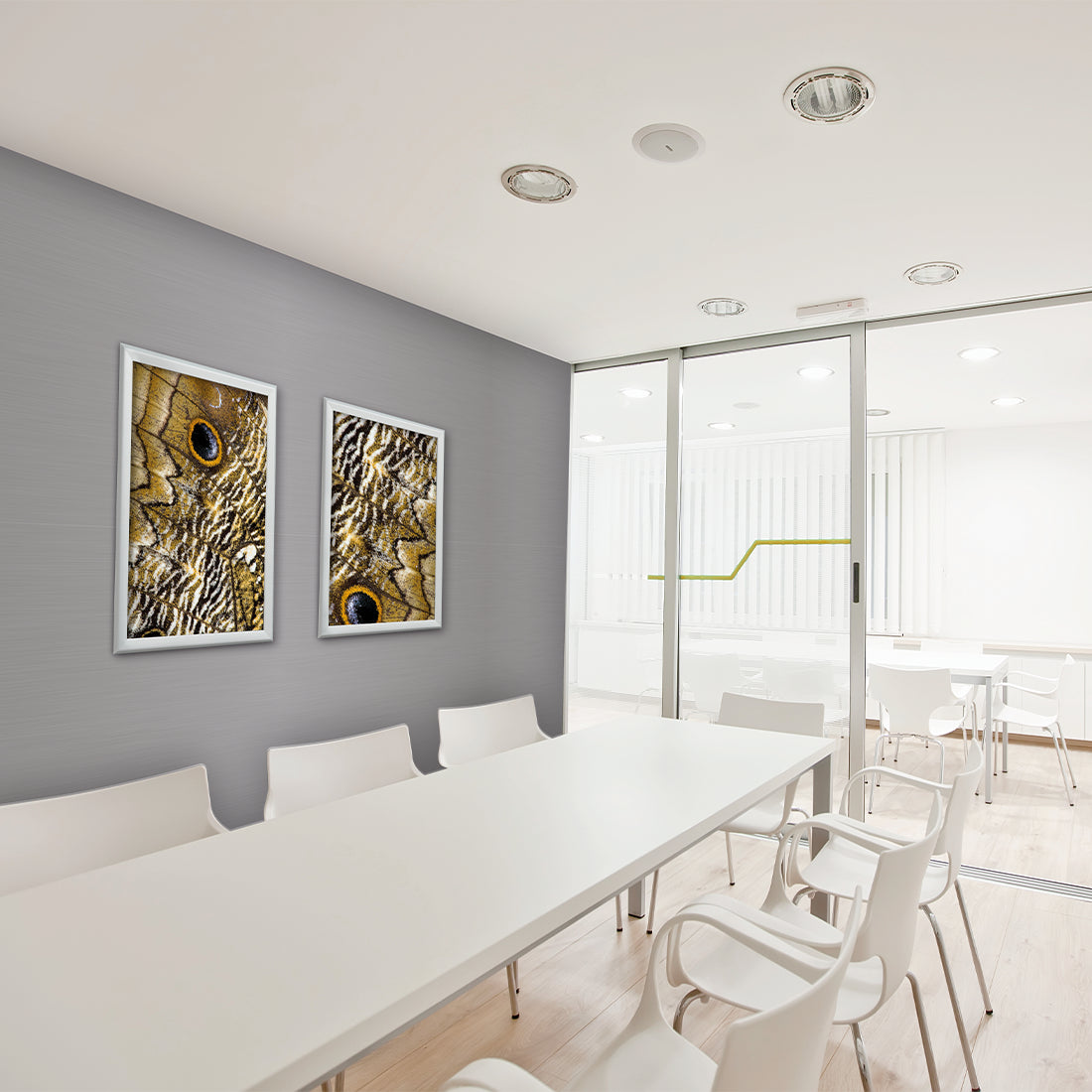 stalen wand met magnetische haak