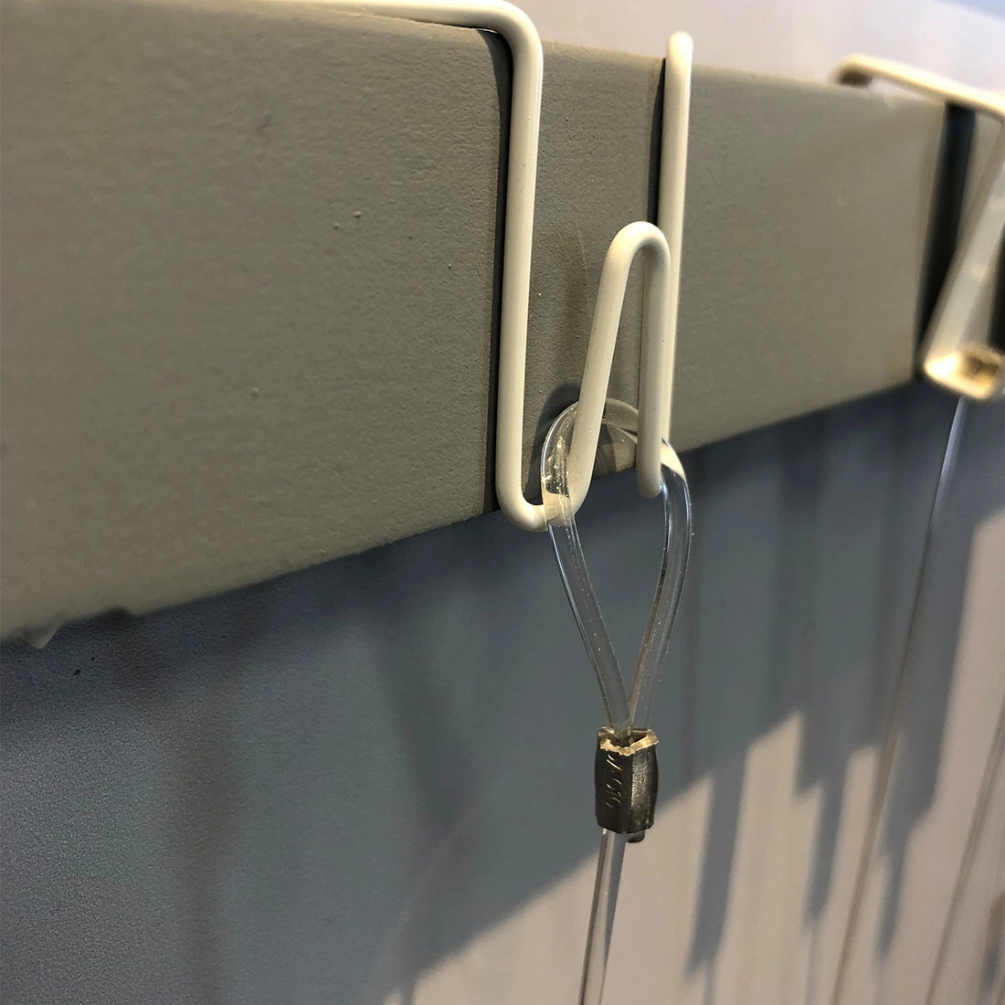 ophangdraad met lus aan haak