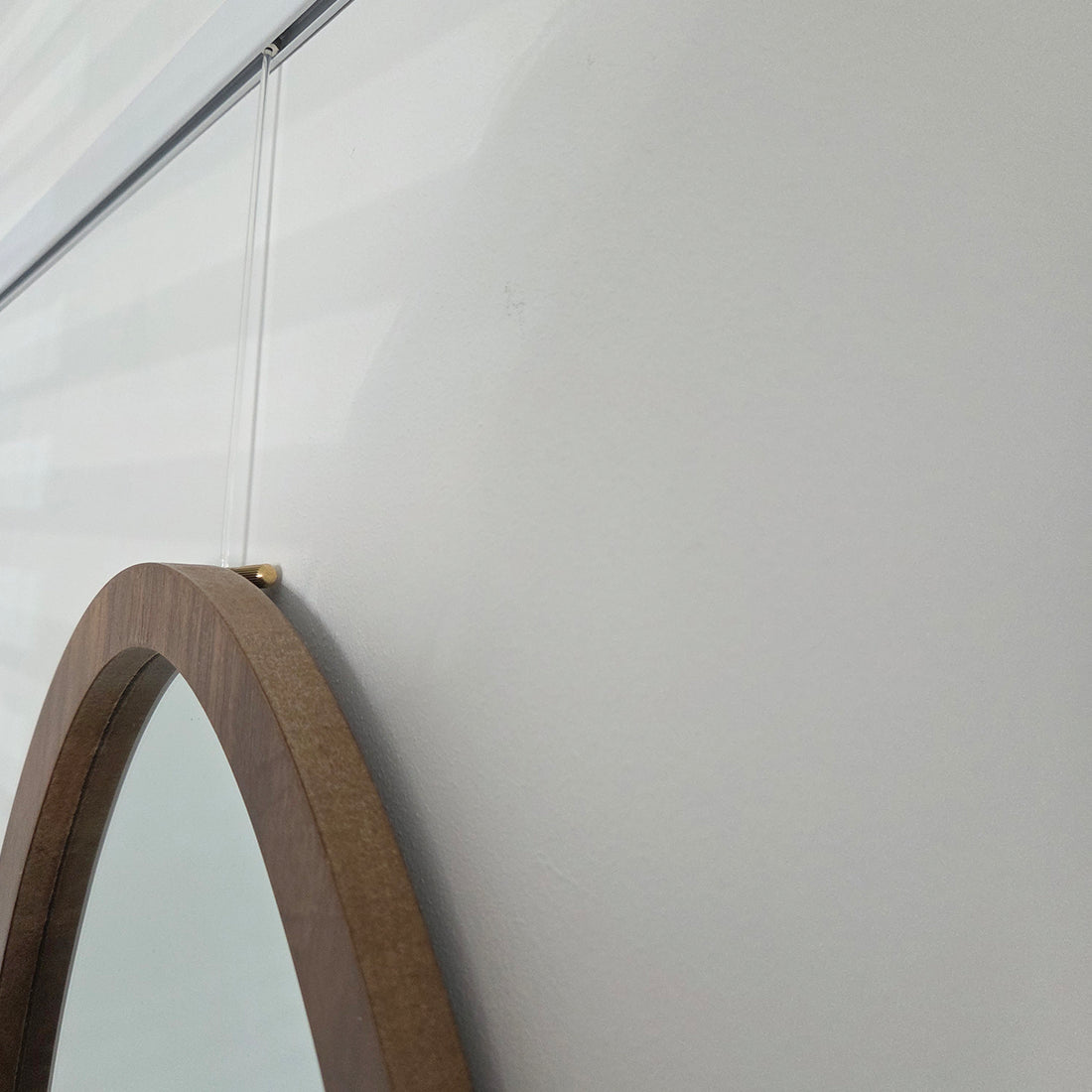 spiegel ophangen aan set