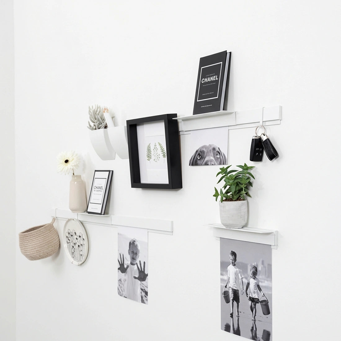 Artiteq Info Rail Variation Set wit zijaanzicht met accessoires