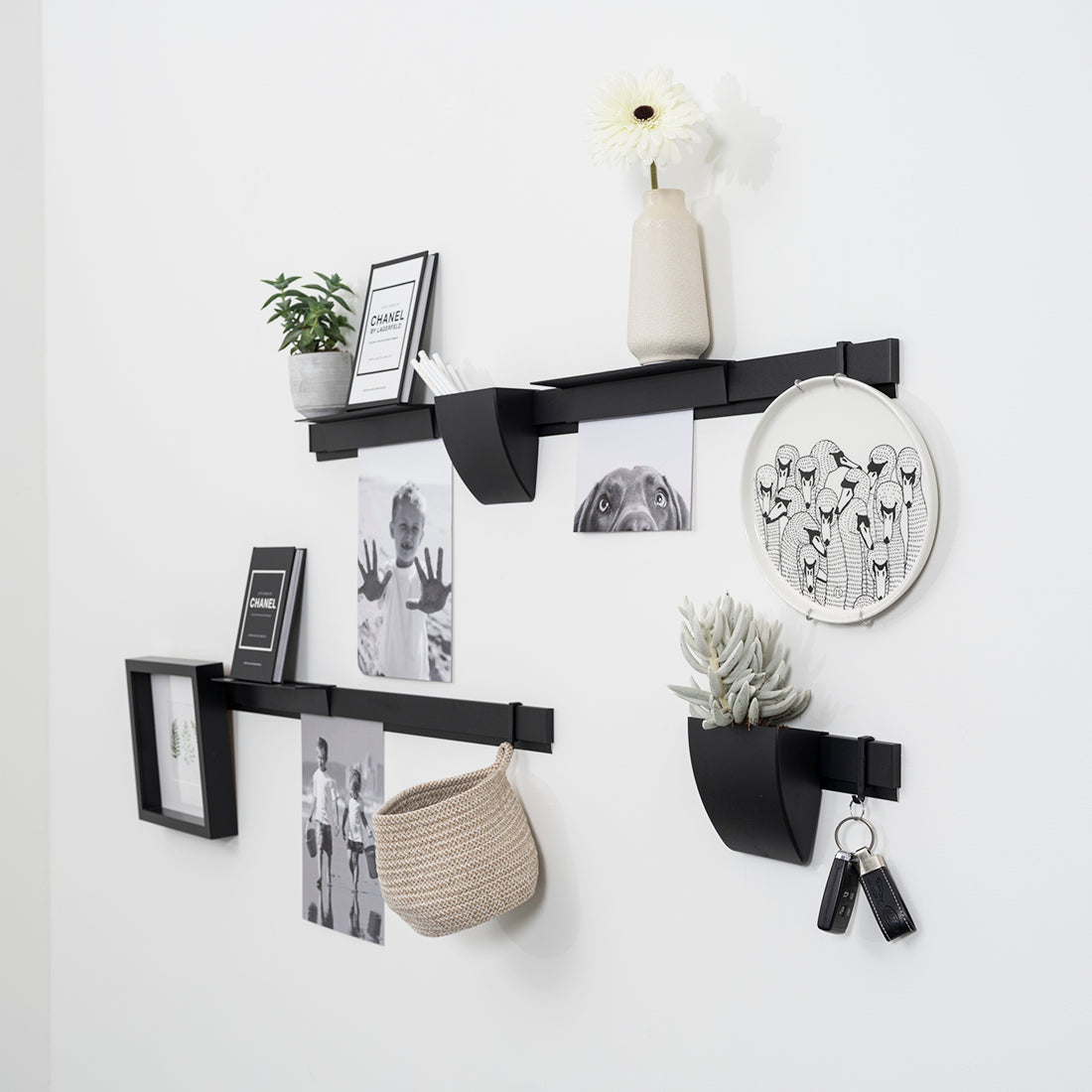 Artiteq Info Rail Variation Set zwart zijaanzicht met accessoires