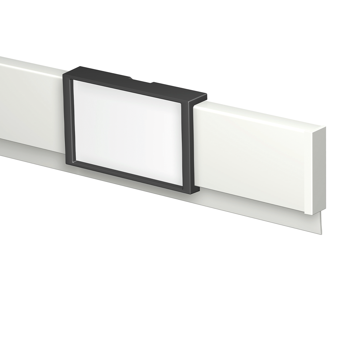 Detail foto me clip aan info rail wit