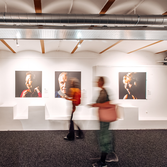 NL Expositieruimte kunst ophangen Beurs van Berlage