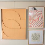 Cimaise avec de grands cadres au mur