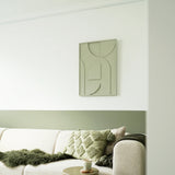 Woonkameromgeving met strak gemonteerde witte contour rail tegen de wand