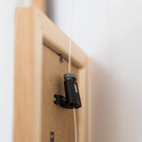 Artiteq Ophanghaak Micro Grip 20 kg bevestigd aan achterkant lijst