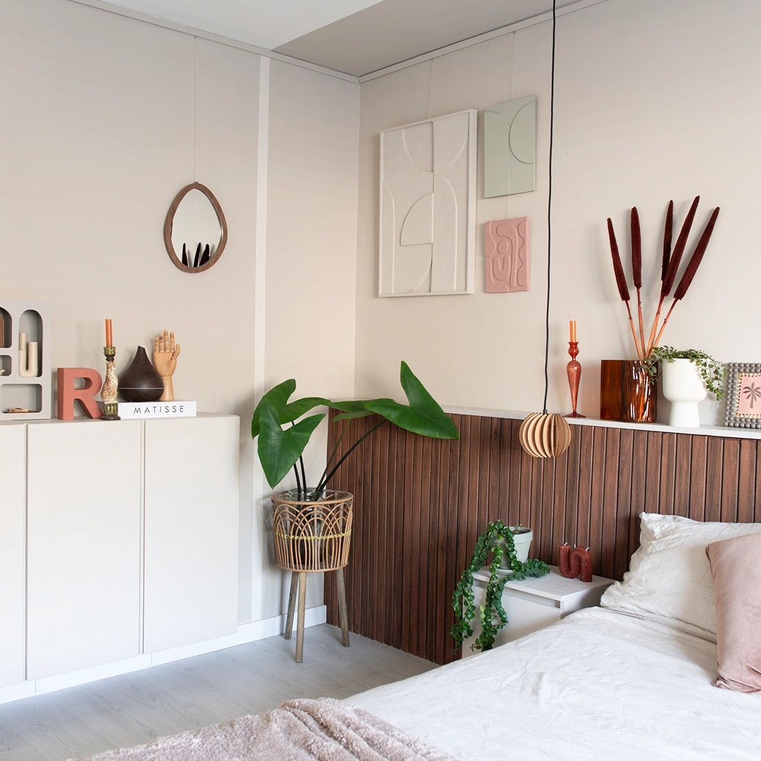 Artiteq Ophanghaak Mini Haak aan spiegel in slaapkamer