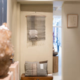 Artiteq Ophanghaak Mini Haak aan wandkleed in galerie