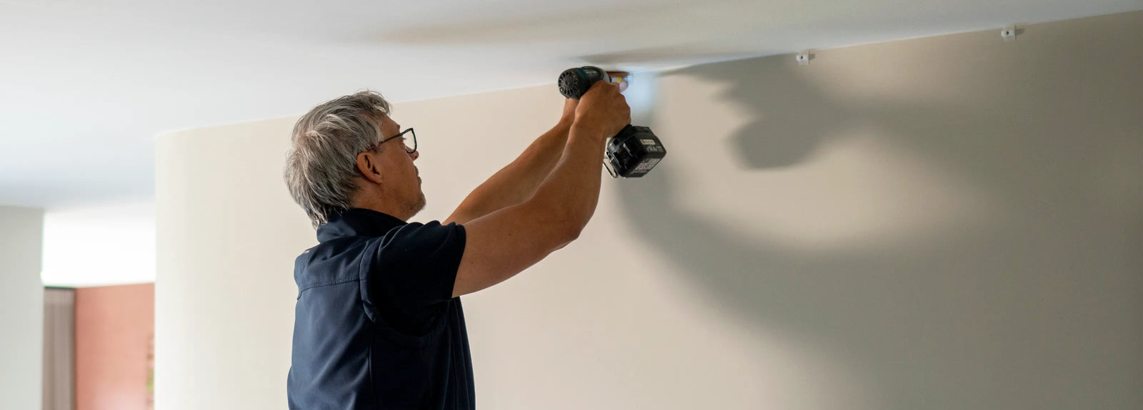 Install a picture hanging system in 5 steps!